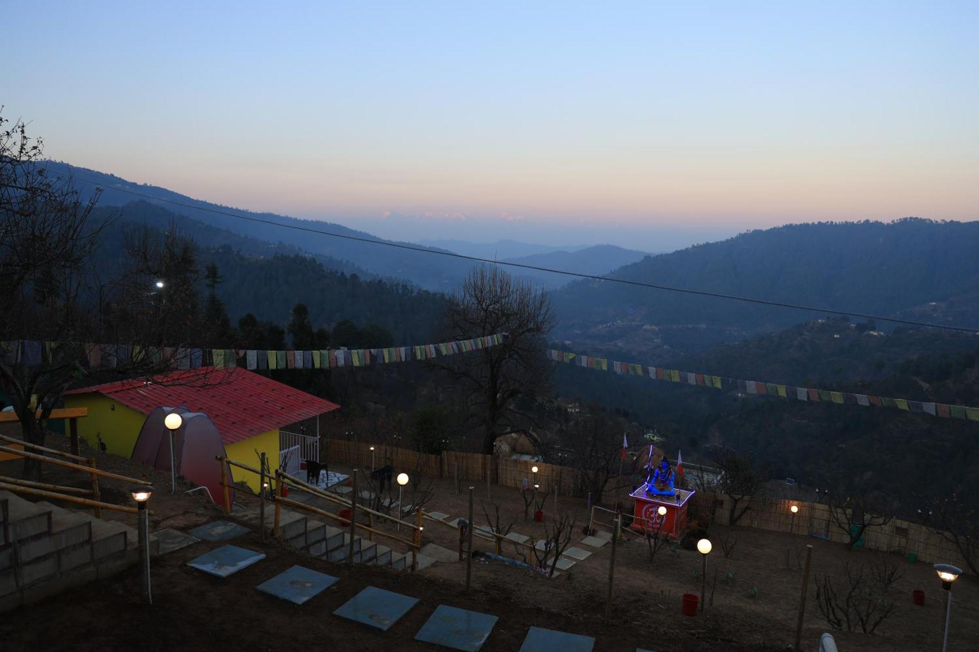 The Pahadi Nest Mukteshwar Hotell Eksteriør bilde